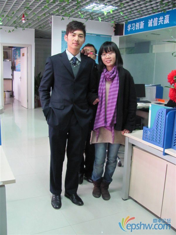 psuCA1I5EC3.jpg