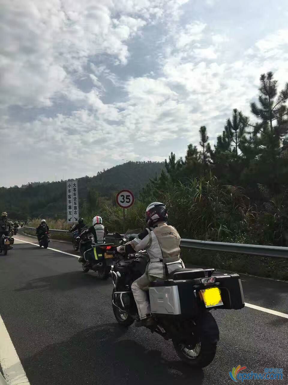 mmexport1480858566101.jpg